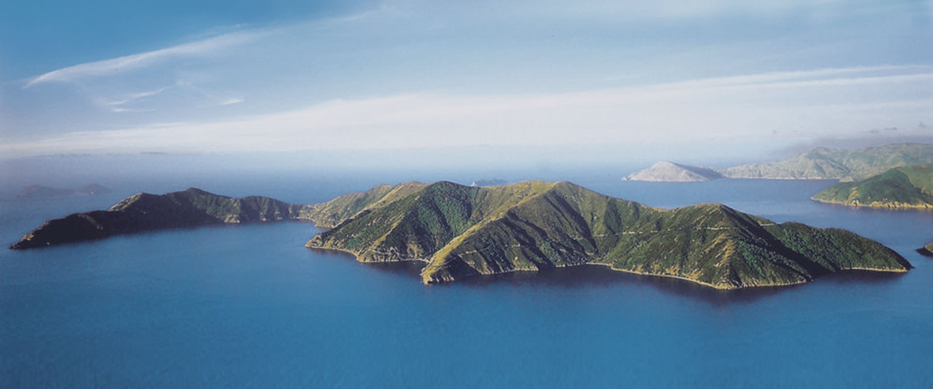 Foto orizzontale di montagne e dell’Isola Meridionale Nuova Zelanda